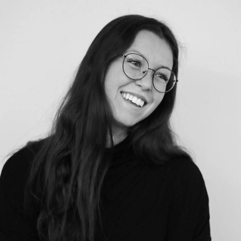 Meet your Posher, Delphine